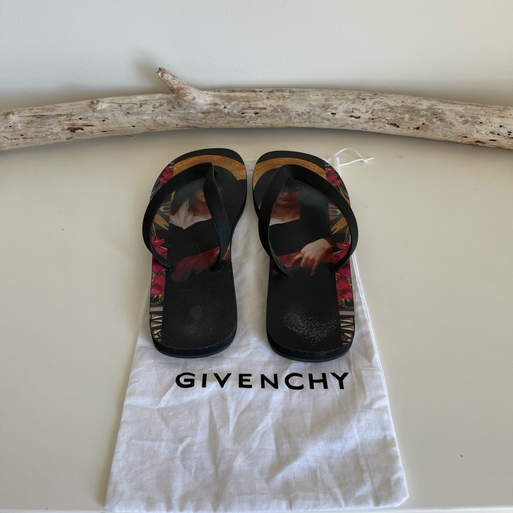 GIVENCHY PRINTED FLIP FLOPS